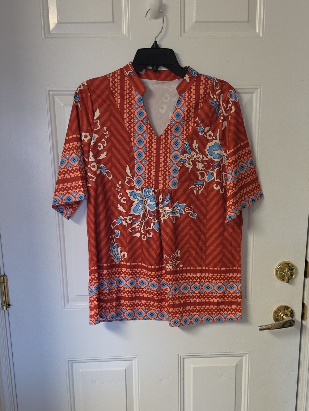Women's Rust Floral-Print V-Neck Blouse